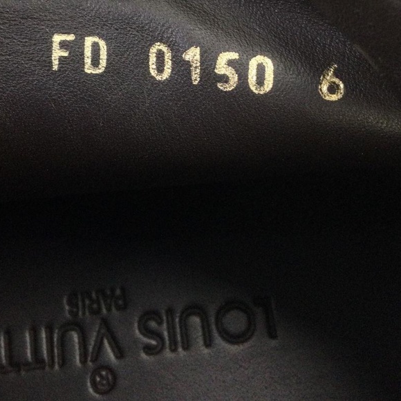 Louis Vuitton Dark Brown Suede Cap-Toe Lace-Up Chukka Boots Size 6 - Picture 8 of 9